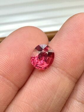Natural Rubellite Tourmaline. Neon Reddish-Pink. 2.18ct